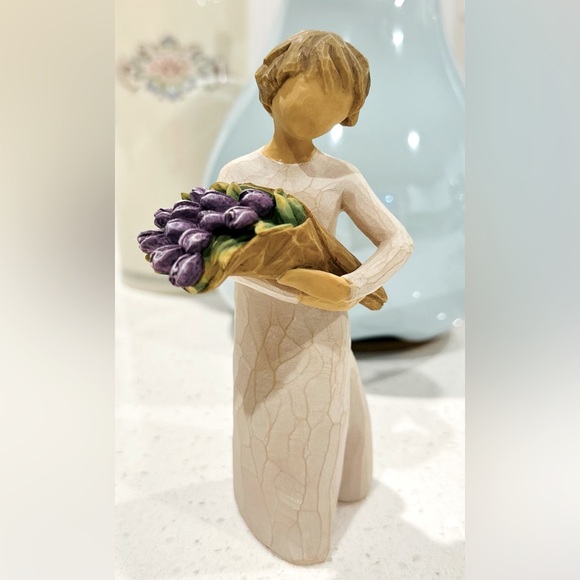 Willow Tree “Surprise” sculpted figure by Susan Lordi - Picture 1 of 7